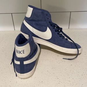 Size 10, Nike high top sneakers.